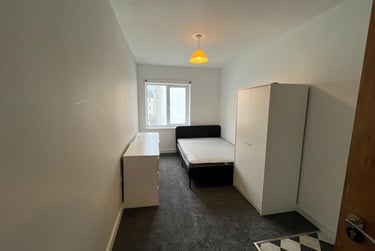 2 bed flat, Gilwell Street,, City Centre, Plymouth, PL48BU - Image 3